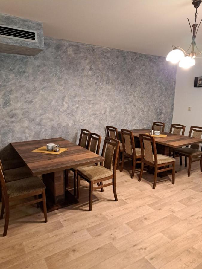 Penzion A Pizzerie Na Zalozne Kobylí Екстериор снимка
